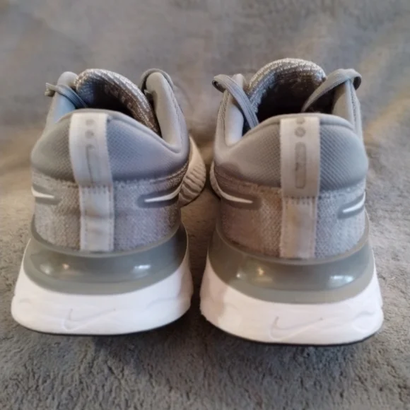 Nike Men's React Infinity Run Flyknit Size 10.5. - Picture 4 of 6